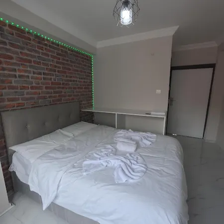 Lastbest Hotel מלון דירות 3*